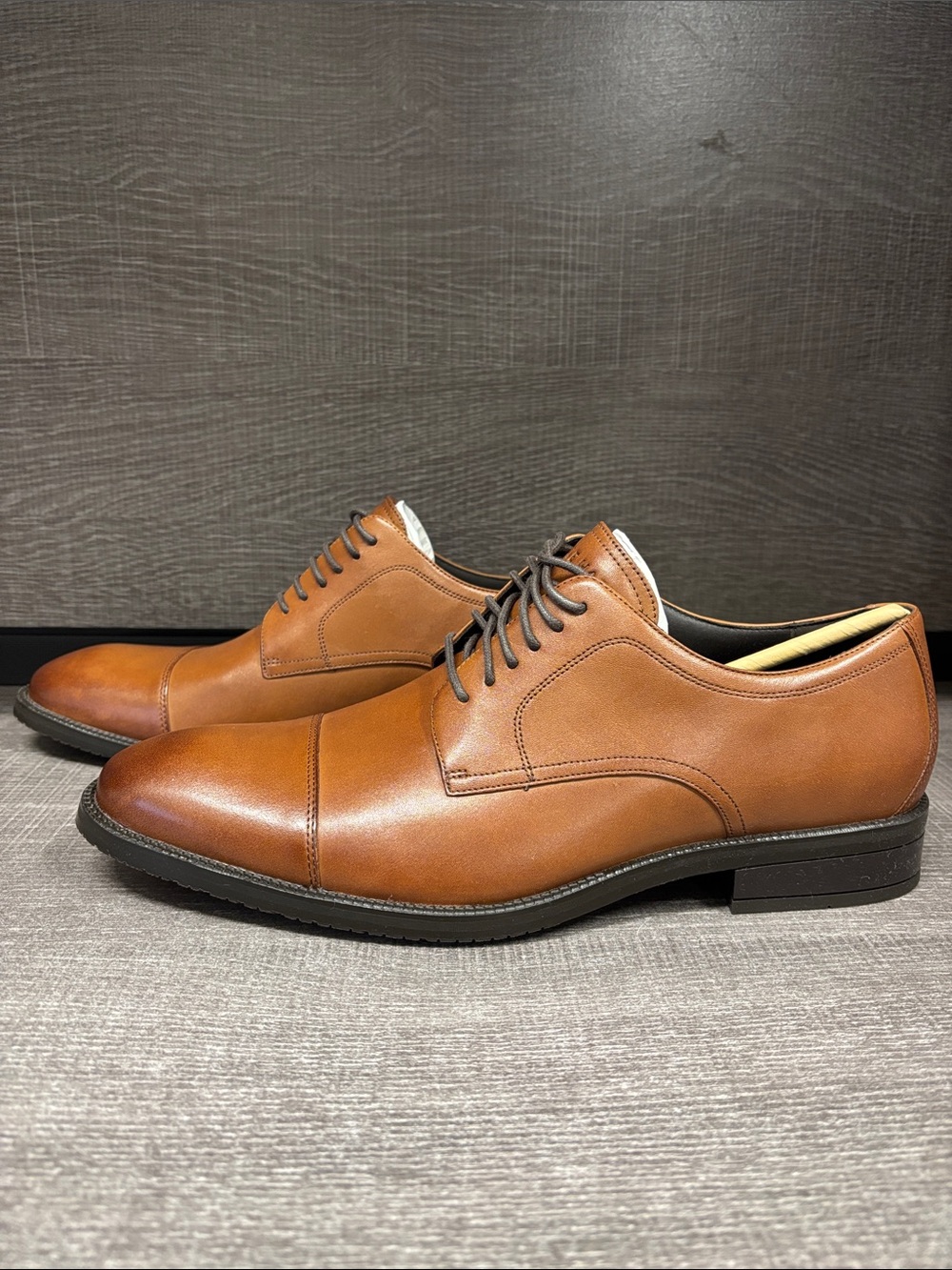 Men's Cole Haan Modern Essentials Cap Oxford (British Tan) - Size 10